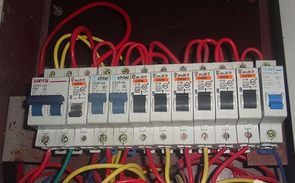 家居裝飾配電箱這樣做，難怪你拿不到錢(qián)。