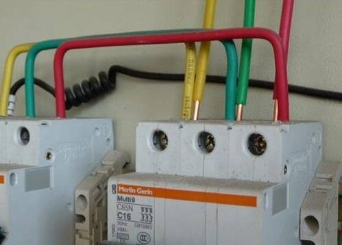 家居裝飾配電箱這樣做，難怪你拿不到錢(qián)。