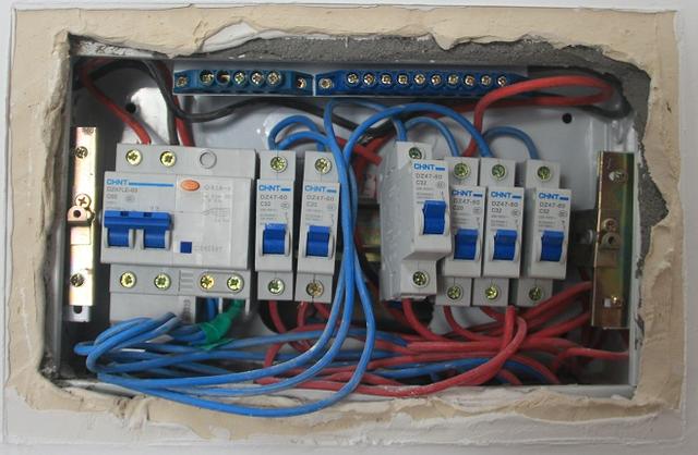 家居裝飾配電箱這樣做，難怪你拿不到錢(qián)。