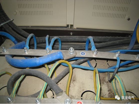 《建筑電氣工程施工質(zhì)量驗收規(guī)范》GB50303-2015 配電箱(機(jī)柜)安裝詳細(xì)說明！