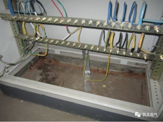 《建筑電氣工程施工質(zhì)量驗收規(guī)范》GB50303-2015 配電箱(機(jī)柜)安裝詳細(xì)說明！