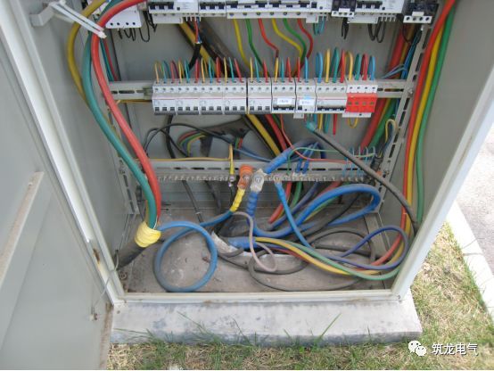 《建筑電氣工程施工質(zhì)量驗收規(guī)范》GB50303-2015 配電箱(機(jī)柜)安裝詳細(xì)說明！