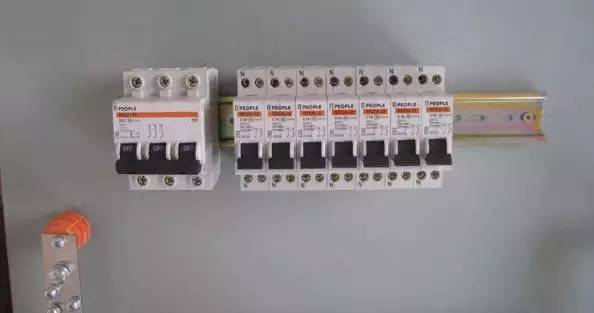 中國電力網(wǎng):圖文并茂教你如何做好配電箱內(nèi)部布線