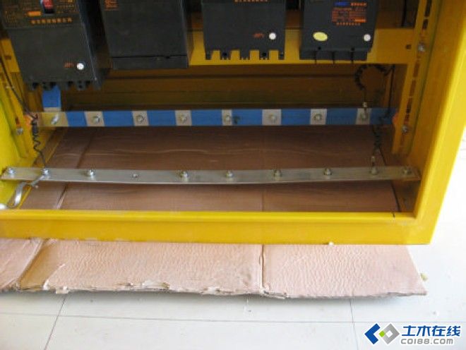 三級配電，二級保護(hù)，一機(jī)一閘一漏，一箱配電箱及施工要求